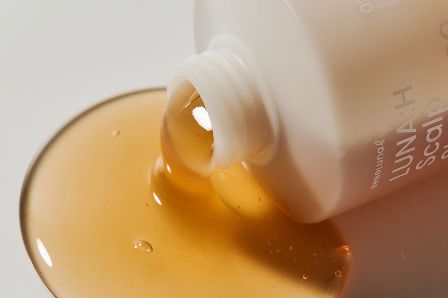 LUNA:H Scalp Shampoo Rediscover Confidence Through Healthier Hair – Your Scalp Deserves Better